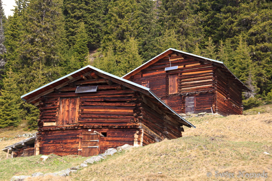 Holzhuetten bei Disentis/Mustér in der Surselva