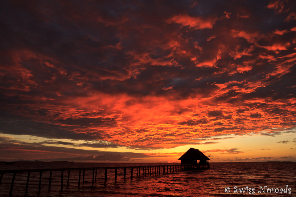 Wenn der Himmel über Raja Ampat brennt