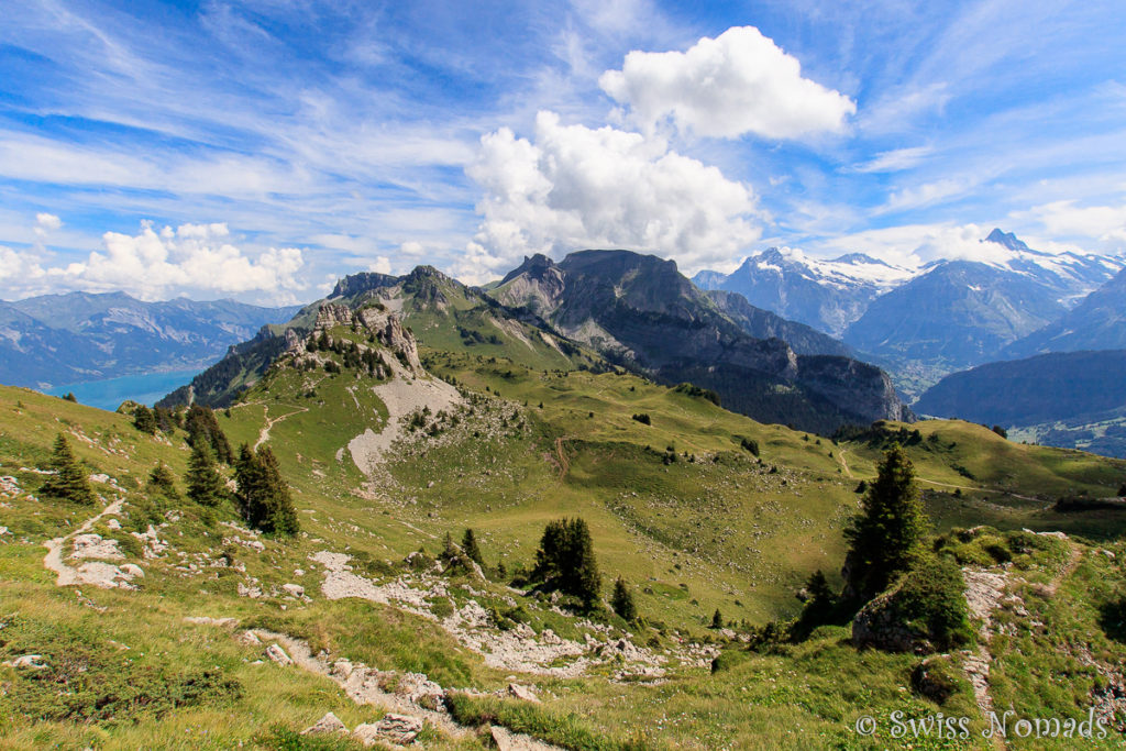 Aussicht auf die atemberaubende Bergwelt während der Wanderung