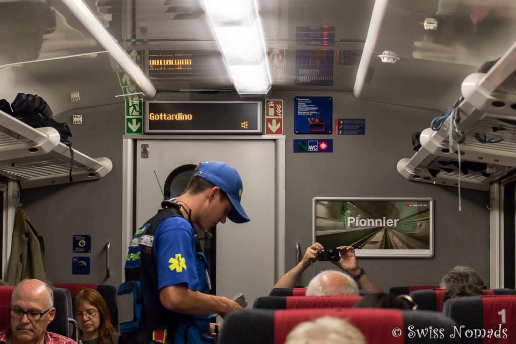 Die Bahnreisenden sind im Gottardino bestens betreut