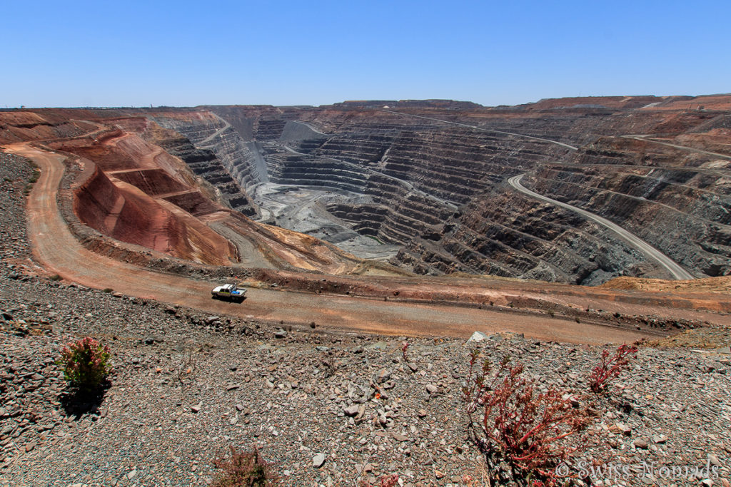 Die offene Grube der Goldmine in Kalgoorlie-Boulder