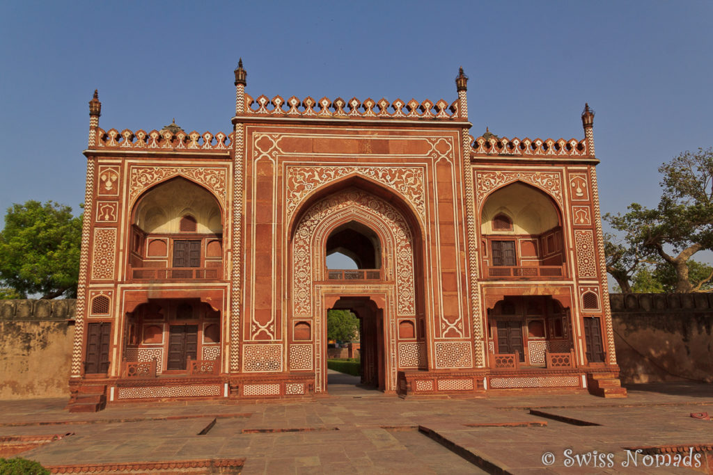 Das Eingangstor zum Itimad du Daula in Agra