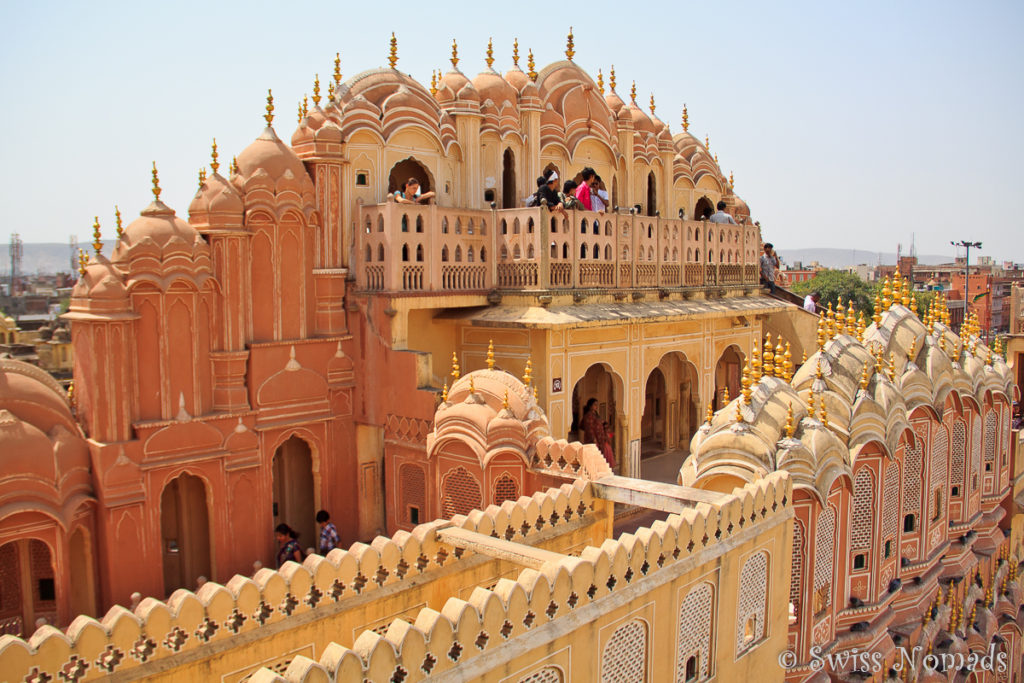 Die Fassade des Hava Mahal mit den Balkonen