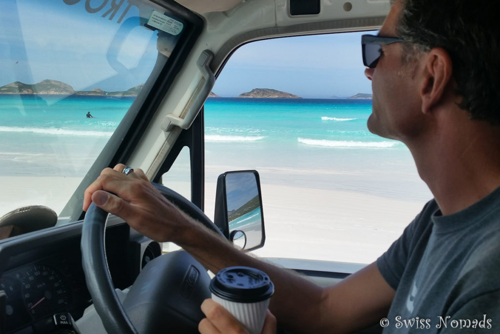 Fahren am Strand in der Lucky Bay 