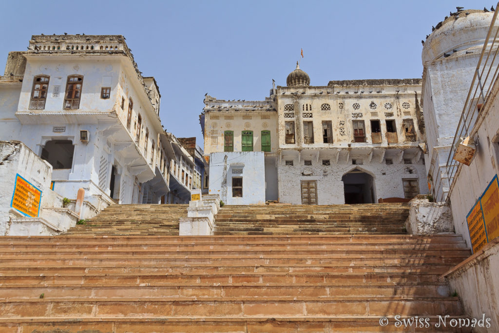 Treppe zu den Ghats um den heiligen Pushkar See