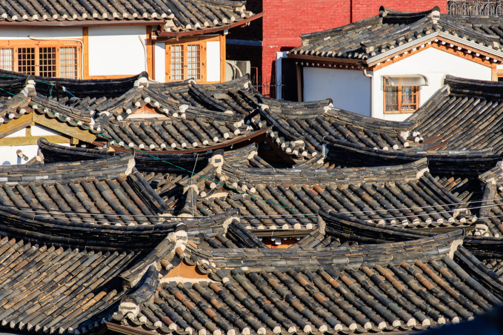 Dächer des Buckchon Hanok Village in Seoul