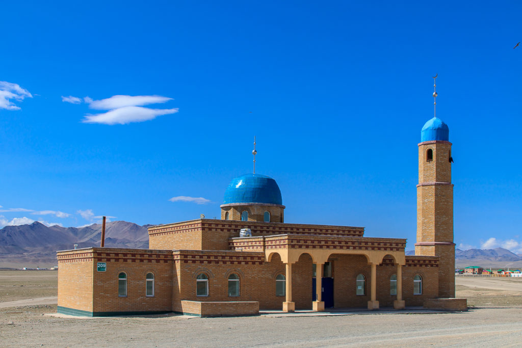 Moschee im Ort Ölgii in der Mongolei