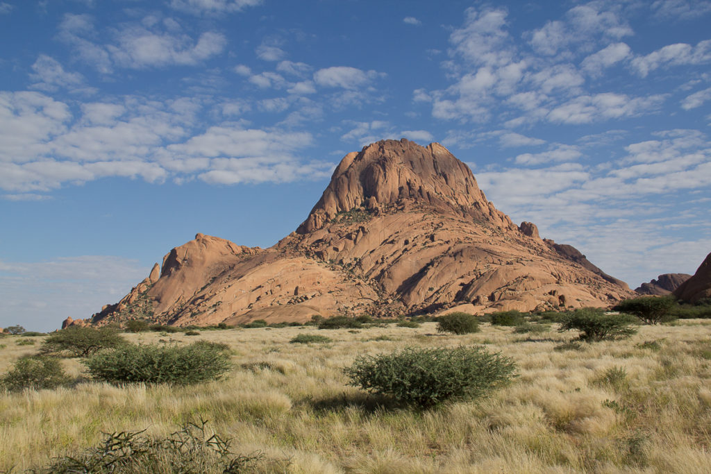 Spitzkoppe ist ein schöner Ort in Namibia