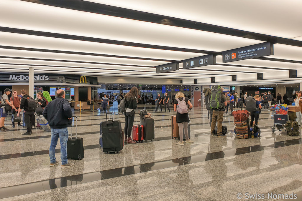 Warteschlange Flughafen Buenos Aires