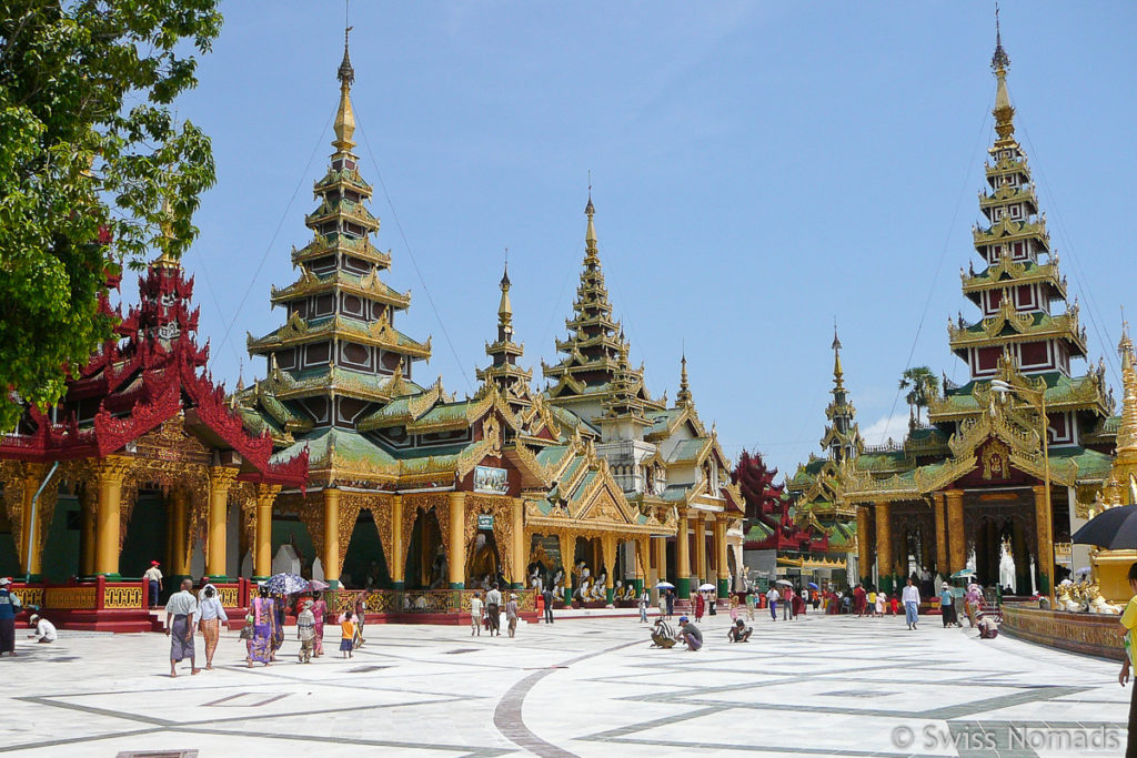 Marmorboden der Shwedagon Pagode in Yangon 