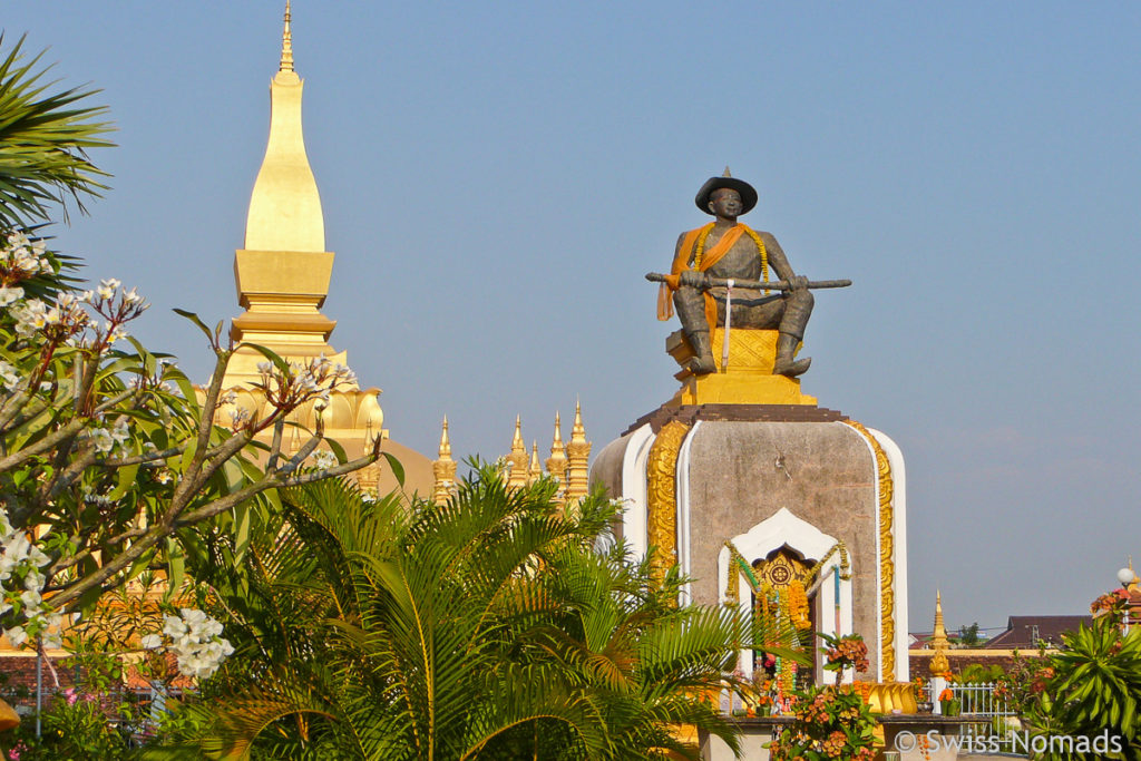 Pha That Luang in Vientiane mit Setthathirath