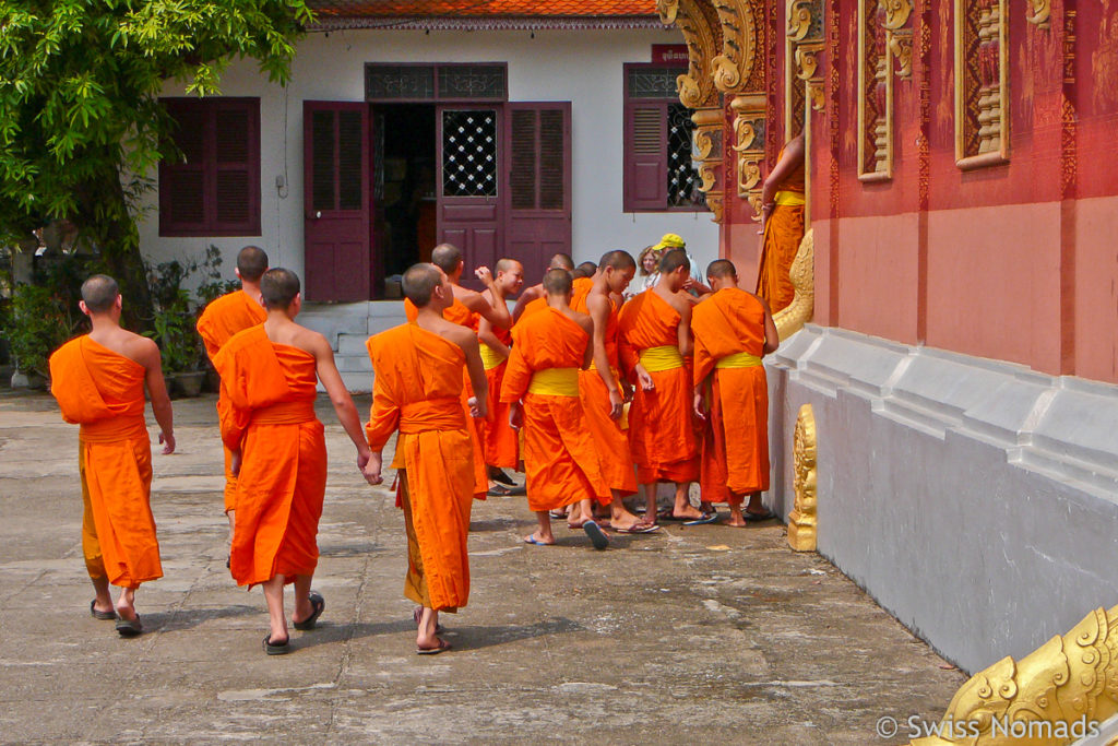 Mönche im Wat Sene Souk Haram in Luang Prabang