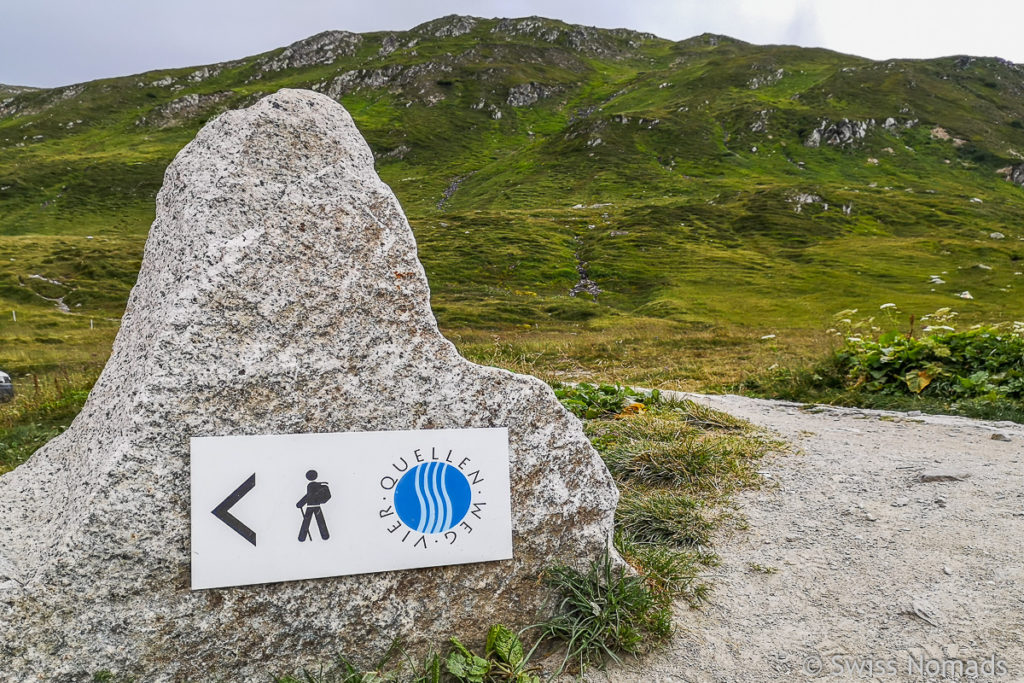 Wegweiser Rheinquelle Wanderung zum Tomasee