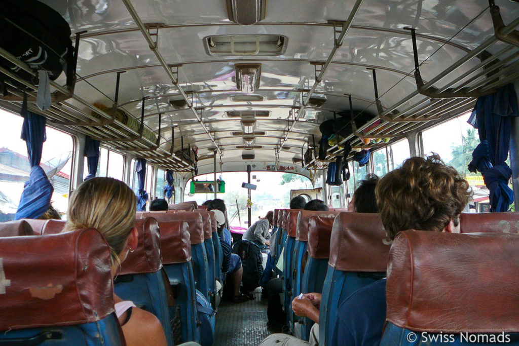 Busfahrt nach Phonsavan in Laos