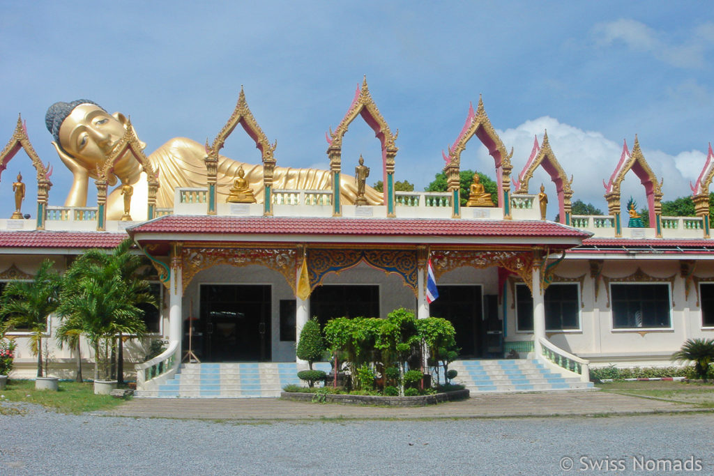 Liegender Buddha im Wat Sri Soonthorn auf Phuket