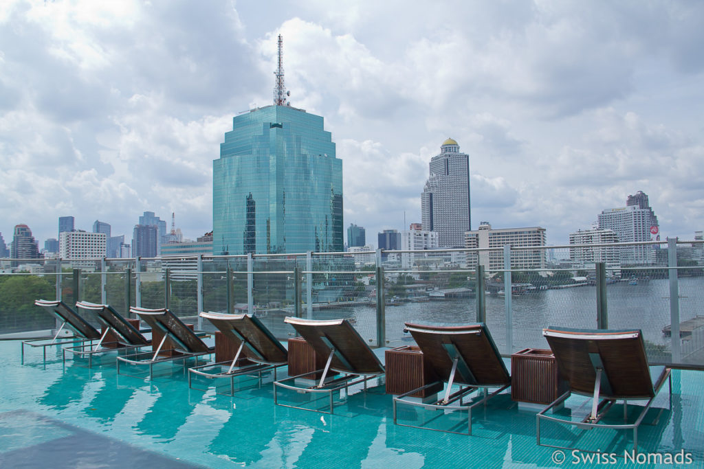 Pool des Millennium Hilton in Bangkok