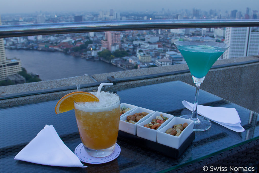 Drinks in der Three-Sixty Rooftop Bar in Bangkok