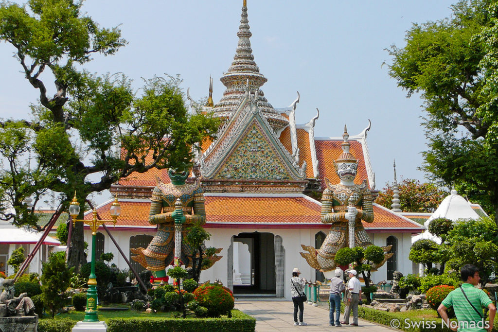 Eingangsportal im Wat Arun in Bangkok