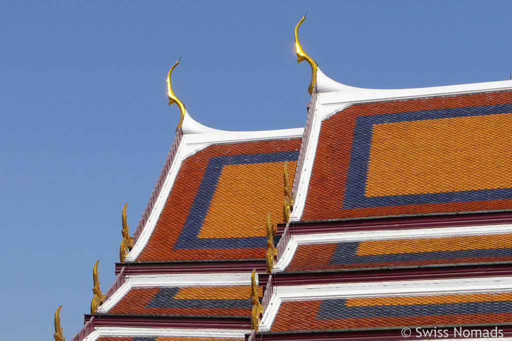 Dach des Wat Phra Kaeo in Bangkok