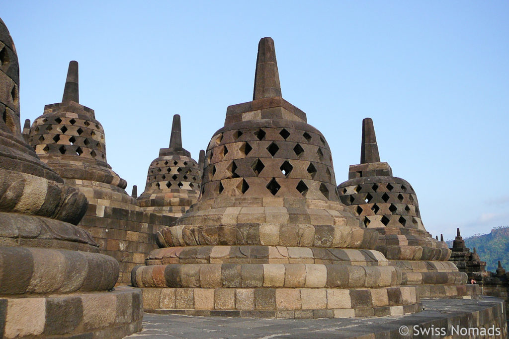 Stupas am Borobodur Tempel 