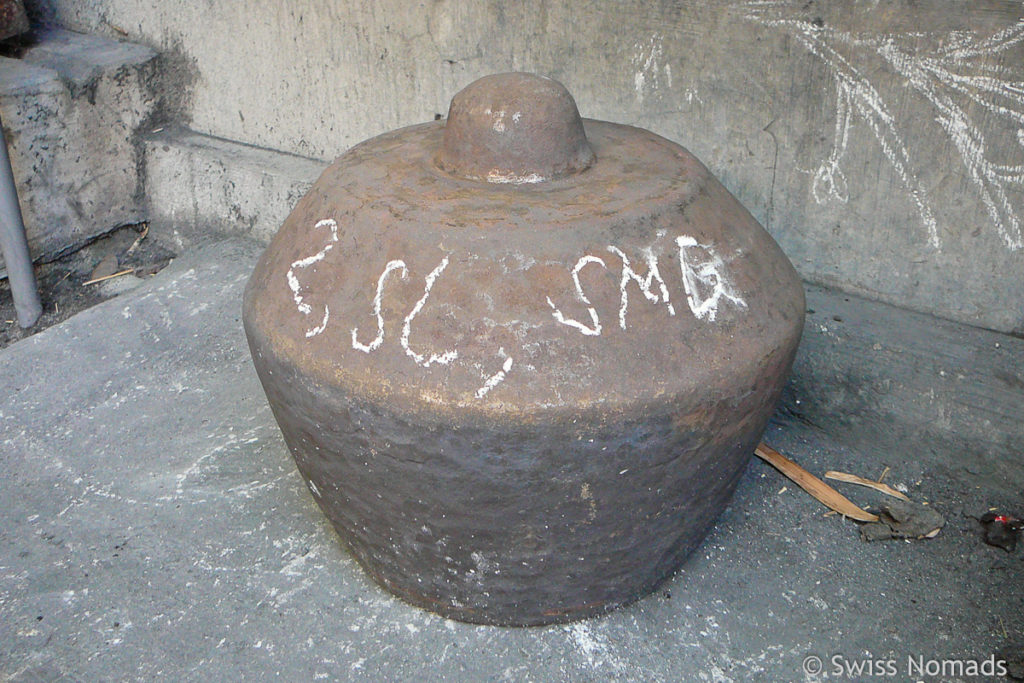 Gong bei der Gamelan Schmiede in Solo 