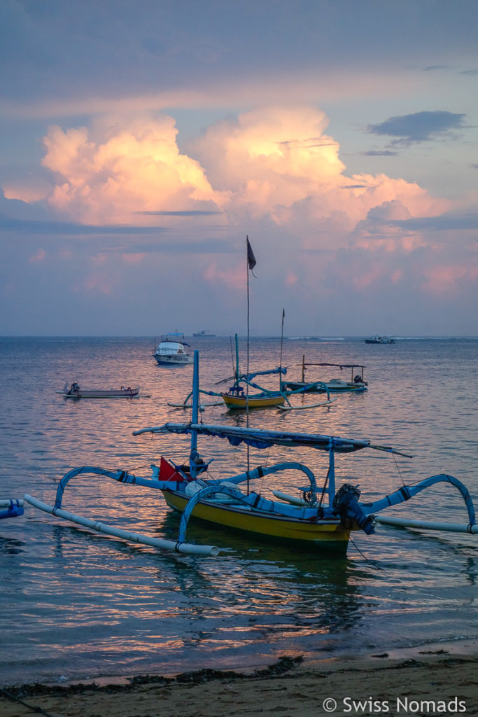 Sonnenuntergang in Sanur im Süden von Bali