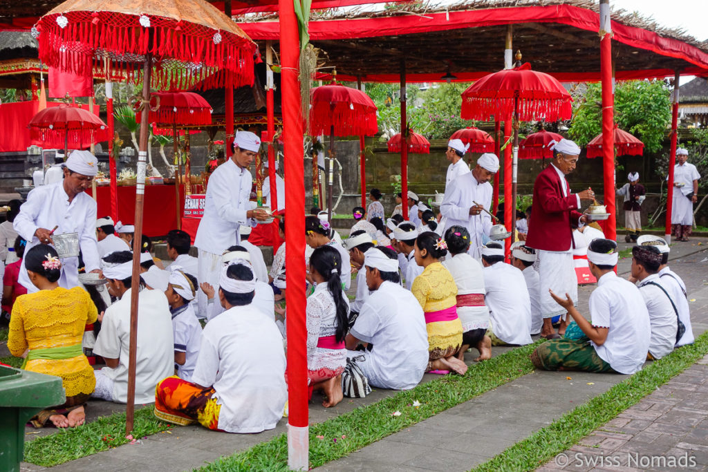 Tempel Zeremonie auf Bali