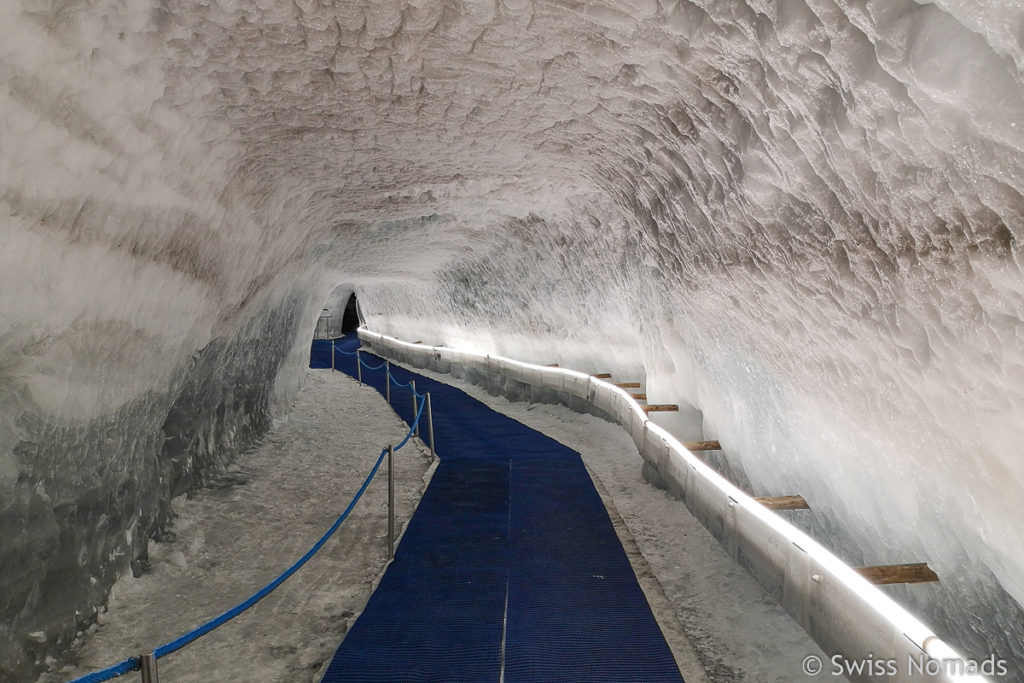 Eistunnel im Gletscherpalast