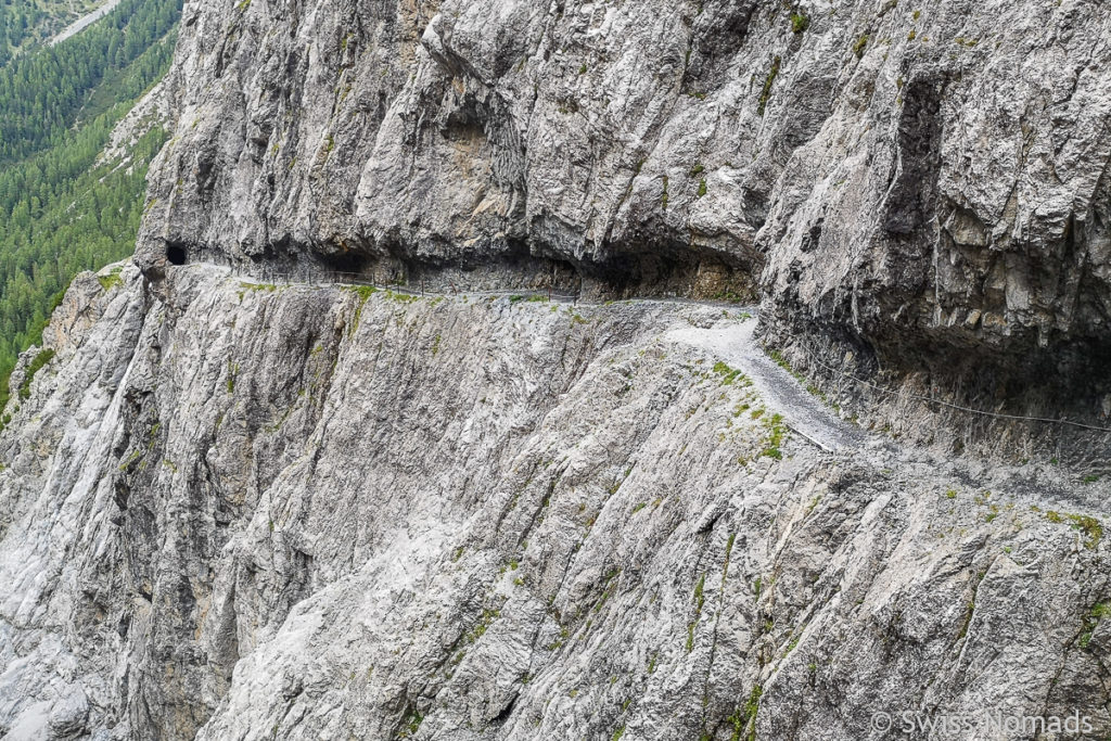 Felsenweg im Val d Uina im Engadin