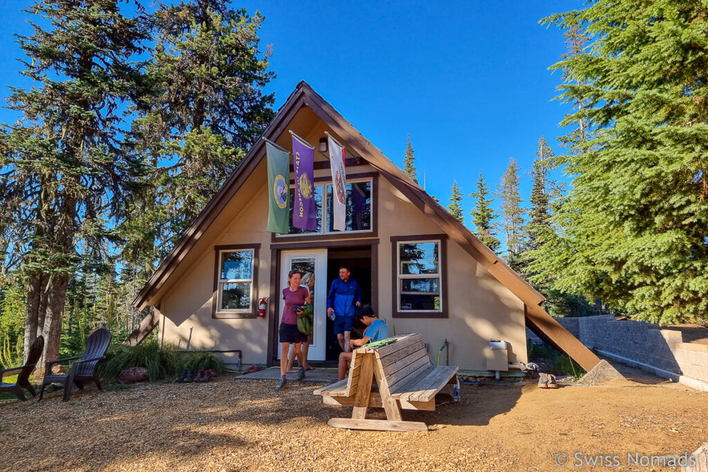 Big Lake Youth Camp PCT Hiker Hütte