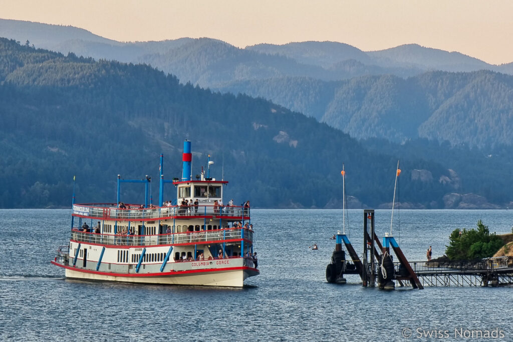 Schiff auf dem Columbia River in Oregon