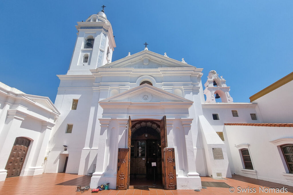 Kirche beim Friedhof Recoleta in Buenos Aires