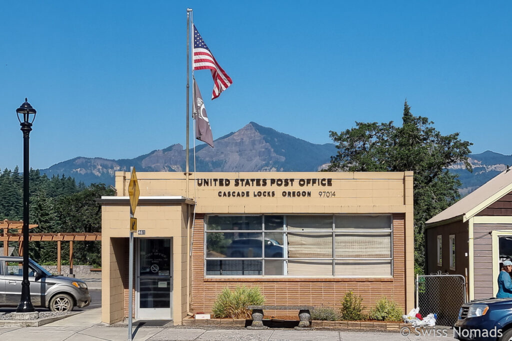 Post Office in Cascade Locks