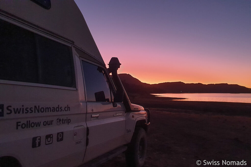 Sonnenuntergang am Lago Colbun in Zentralchile