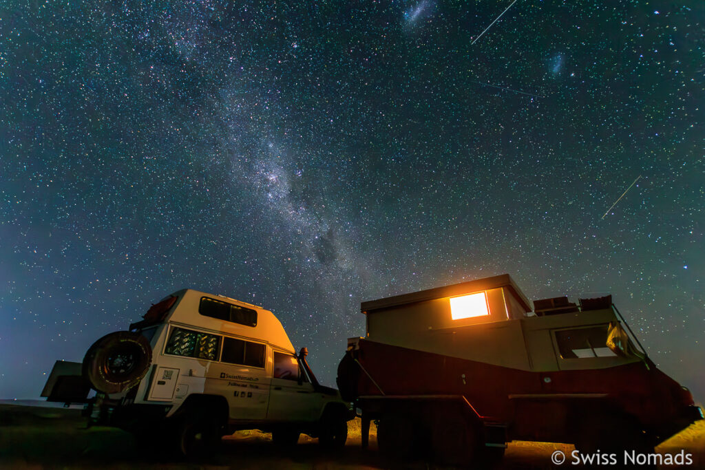 Sternenhimmel mit Camper auf Chiloe