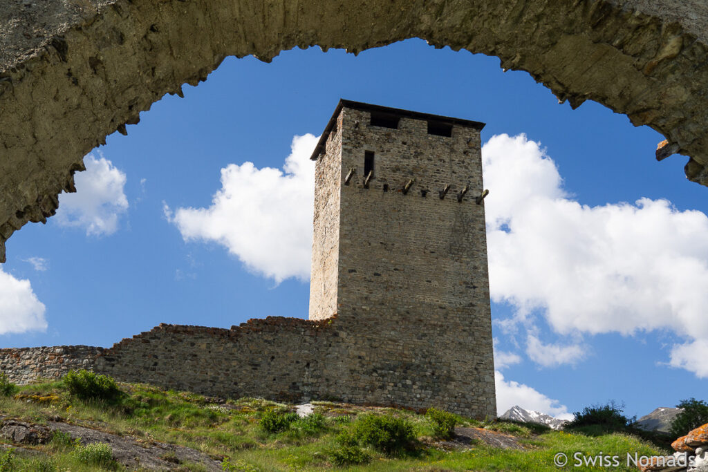 Ruine Steinsberg in Ardez