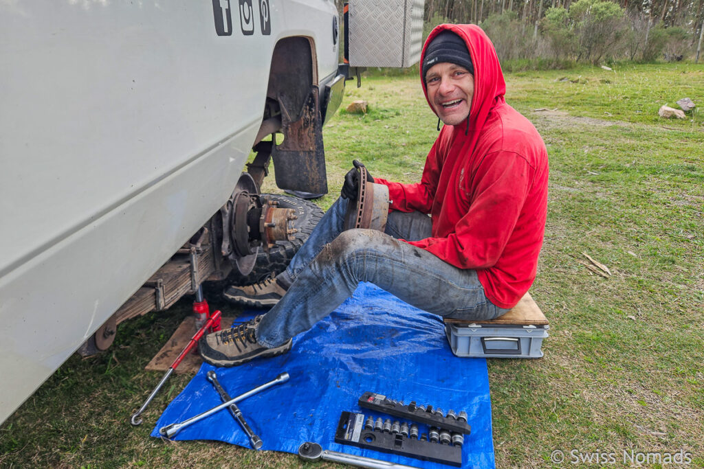 Buschmechaniker an der Arbeit