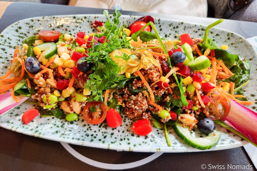 Superfood Salat Restaurant Stafelalp in Zermatt