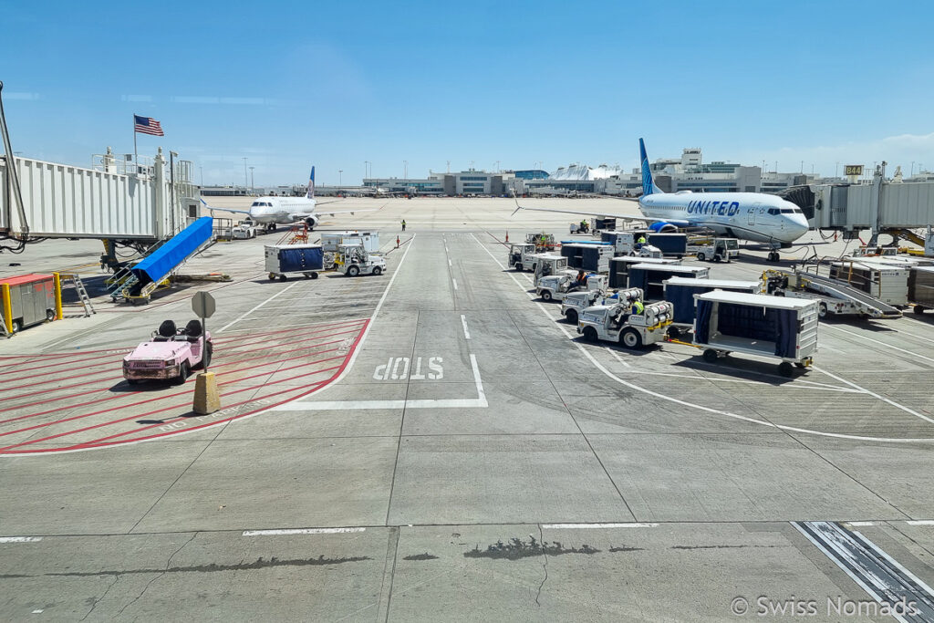 Warten auf den Flug am Airport Denver