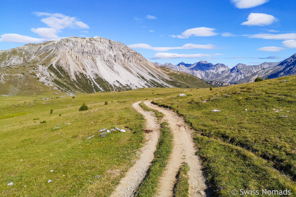 Auf dem Nationalpark Panoramaweg wandern in der Schweiz